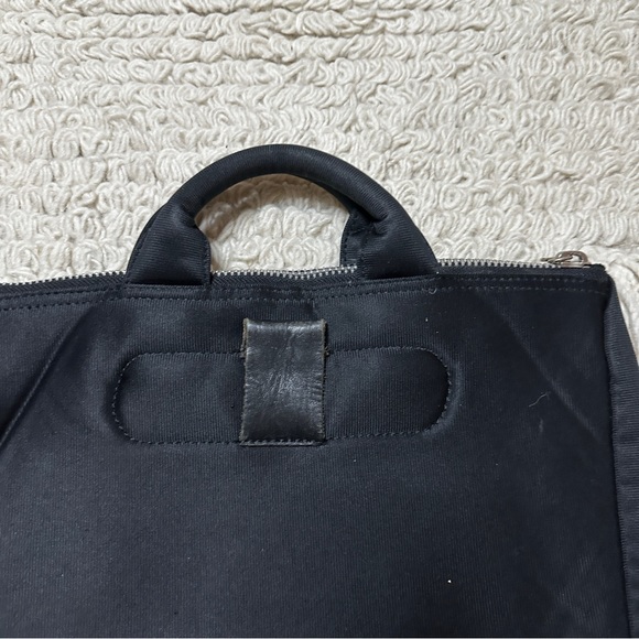 YOSHIKI HISHINUMA vintage black neoprene scuba zippered handbag - Picture 7 of 15